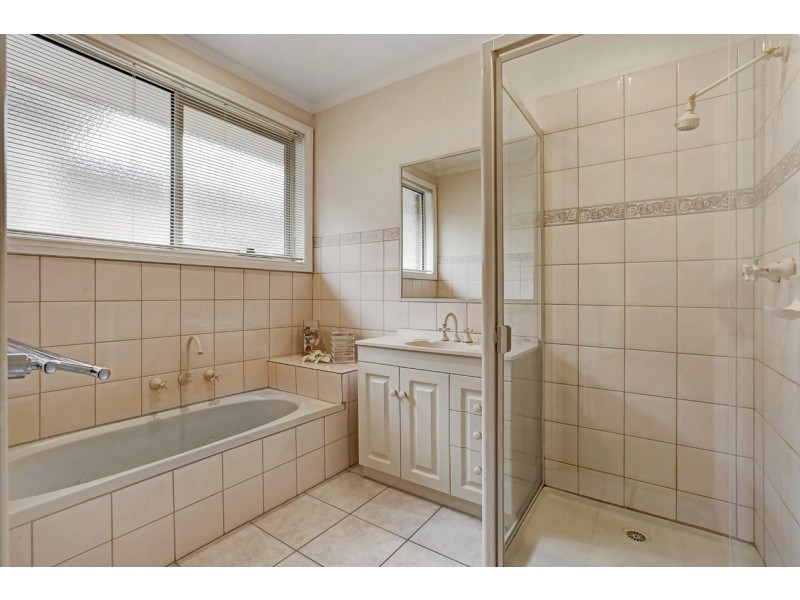 8 Justin Court, Croydon North VIC 3136