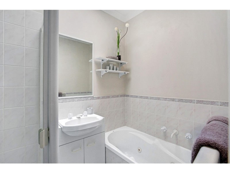 2/9 Creek Road, Mitcham VIC 3132