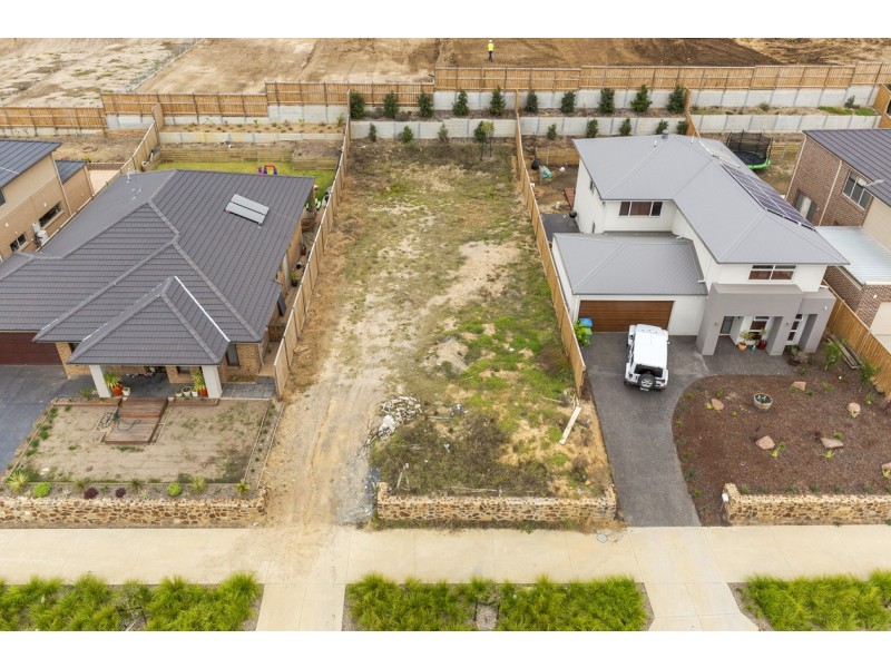 101 The Range Boulevard, Croydon VIC 3136