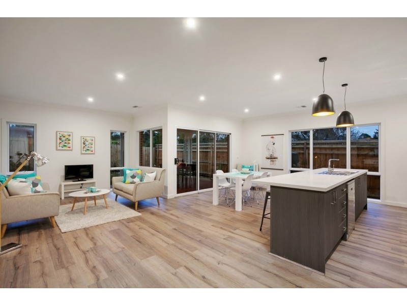 1 & 2/13 Rosedale Crescent, Ringwood East VIC 3135