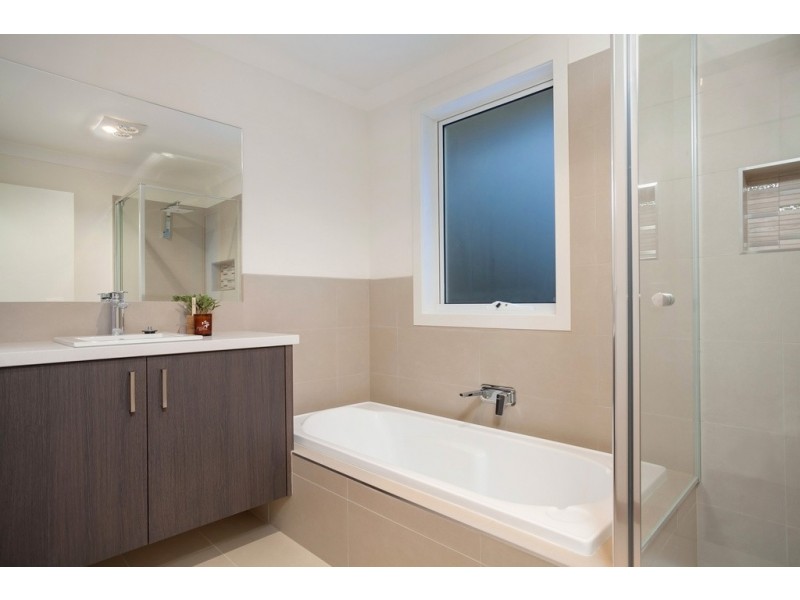 1 & 2/13 Rosedale Crescent, Ringwood East VIC 3135