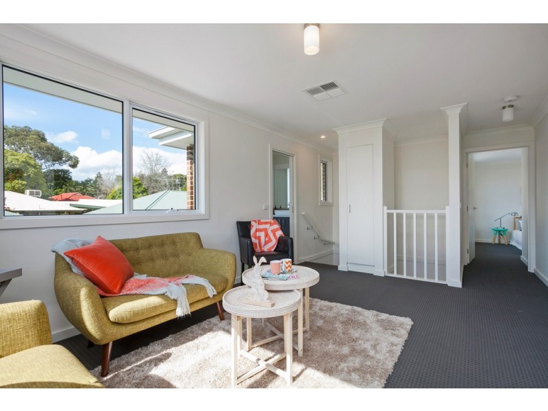 1 & 2/13 Rosedale Crescent, Ringwood East VIC 3135