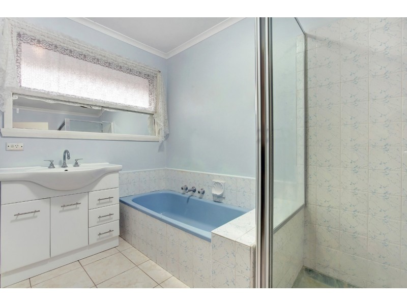 12 Hammond Street, Ringwood VIC 3134