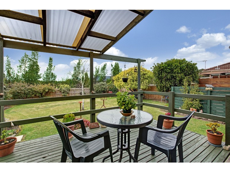 24 Valleyview Drive, Rowville VIC 3178