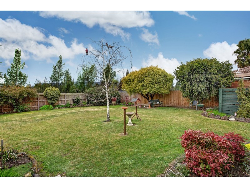 24 Valleyview Drive, Rowville VIC 3178