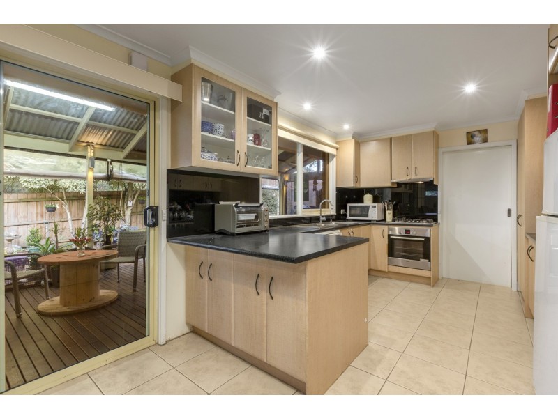 9 Marloo Court, Croydon Hills VIC 3136