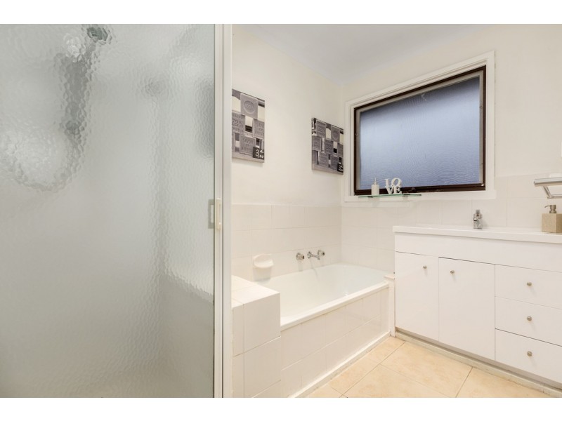 9 Marloo Court, Croydon Hills VIC 3136