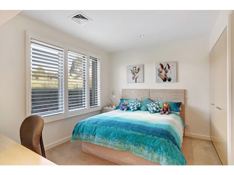 17 Henley Bridge Road, Chirnside Park VIC 3116