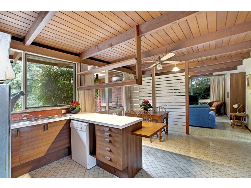 1 Sherwood Court, Croydon VIC 3136