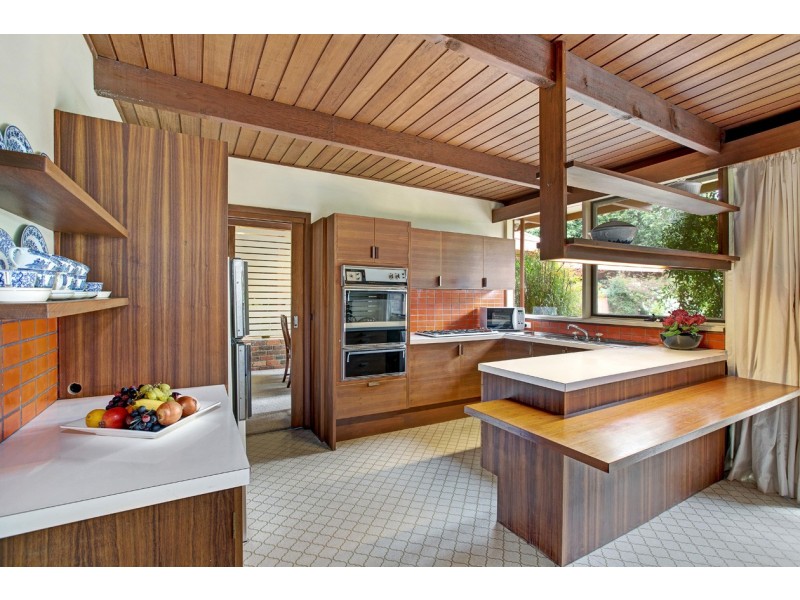 1 Sherwood Court, Croydon VIC 3136