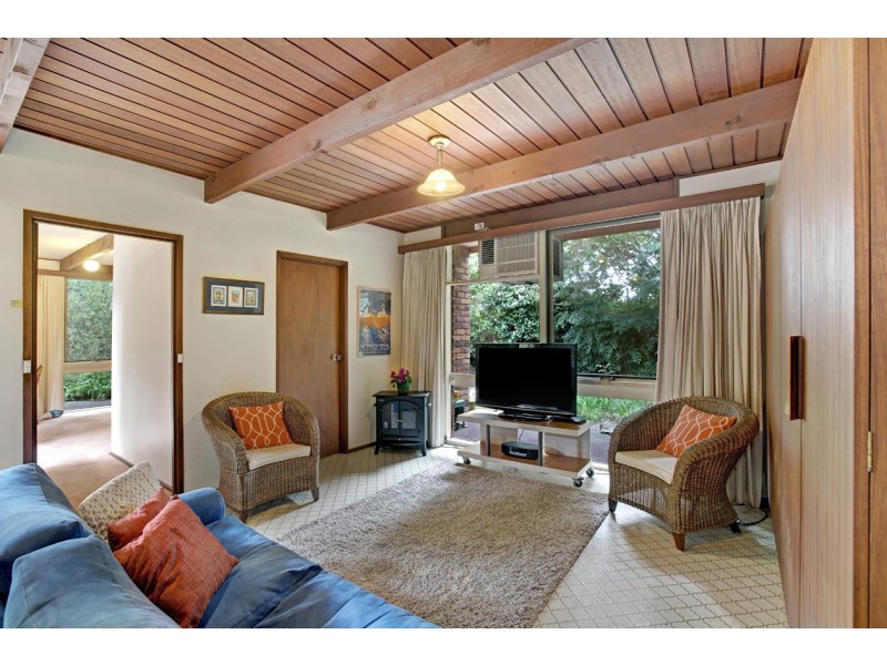 1 Sherwood Court, Croydon VIC 3136