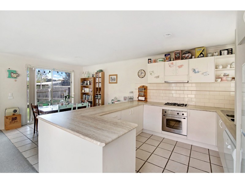 6/74 Eastfield Road, Croydon South VIC 3136