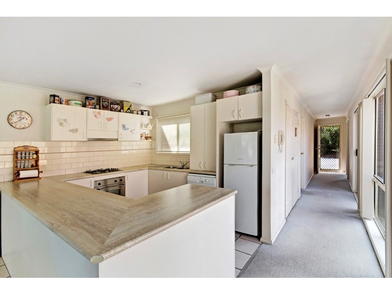 6/74 Eastfield Road, Croydon South VIC 3136