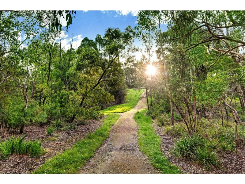 11 Mary Court, Croydon North VIC 3136