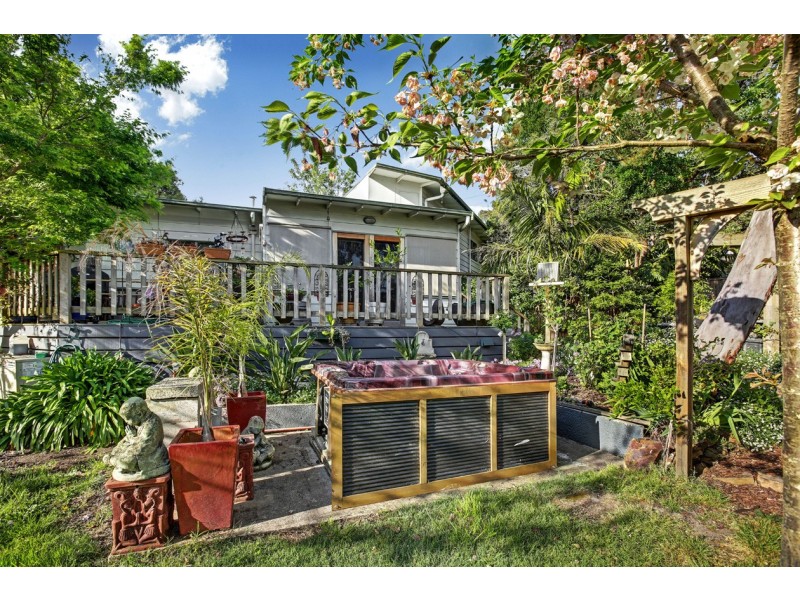 19 Braeside Avenue, Ringwood East VIC 3135