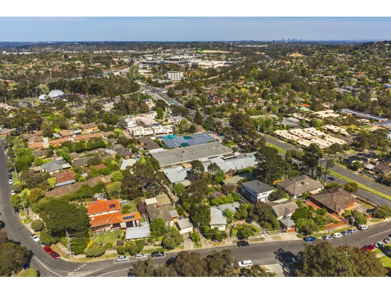 19 Braeside Avenue, Ringwood East VIC 3135