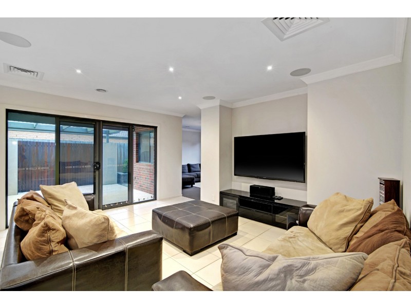 7 Tudor Drive, Mooroolbark VIC 3138