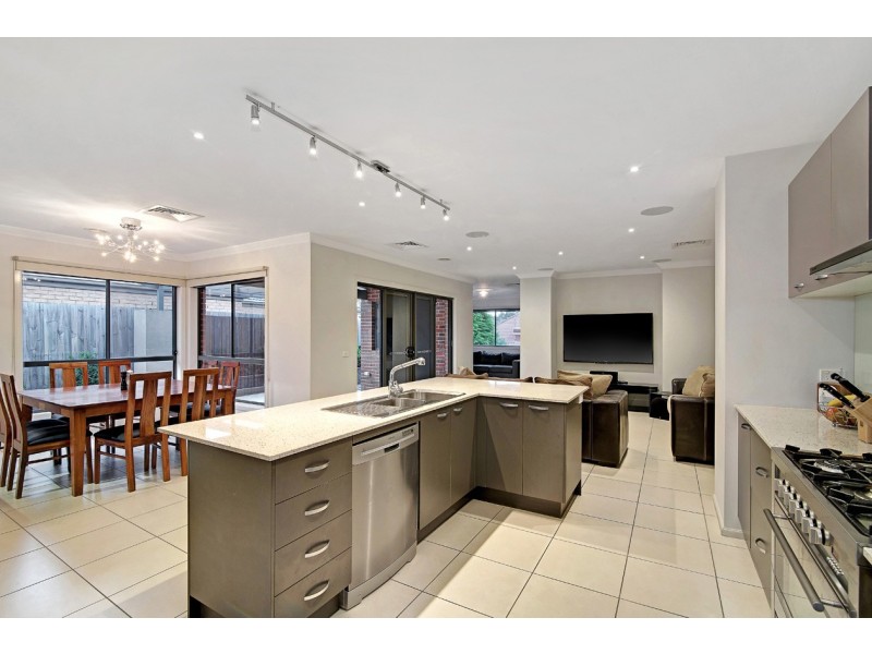 7 Tudor Drive, Mooroolbark VIC 3138