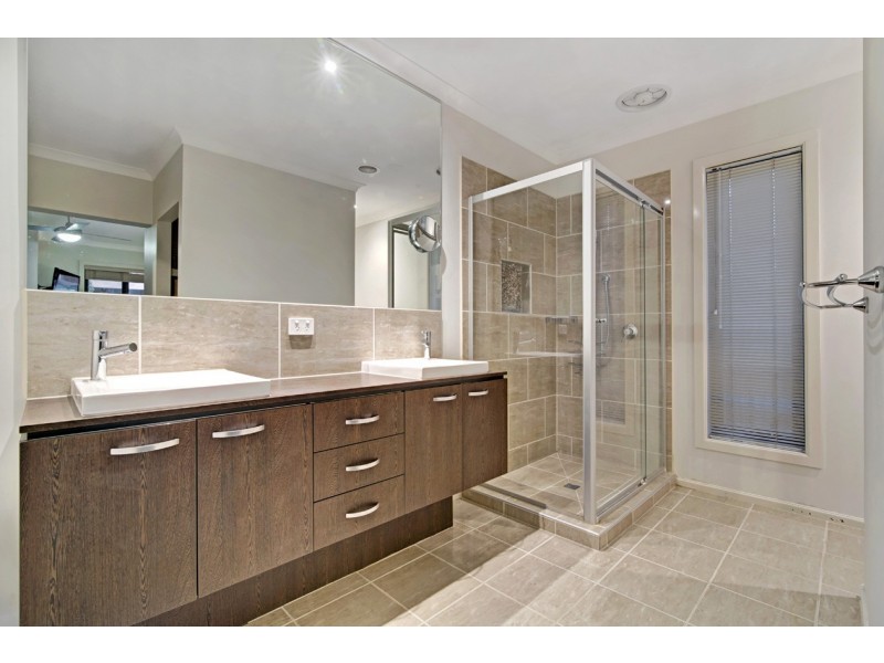 7 Tudor Drive, Mooroolbark VIC 3138