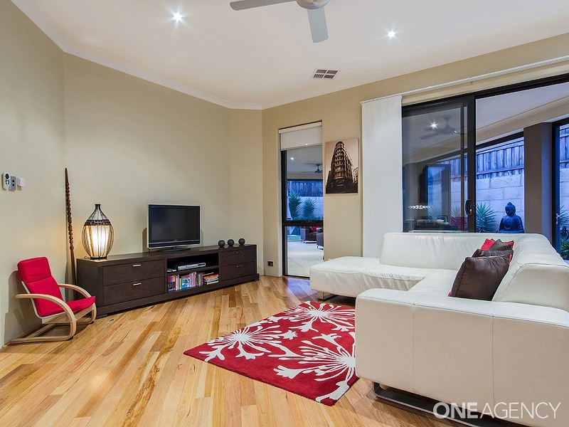 9  Lomatia Ramble, Halls Head WA 6210