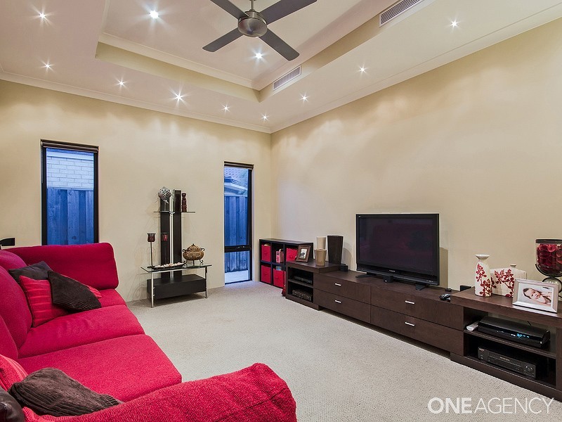 9  Lomatia Ramble, Halls Head WA 6210