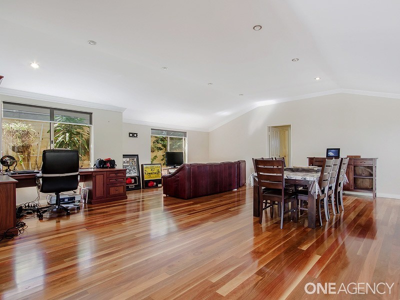 5 Leeton Close, Halls Head WA 6210