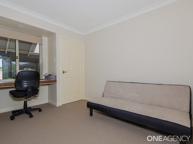 5 Leeton Close, Halls Head WA 6210