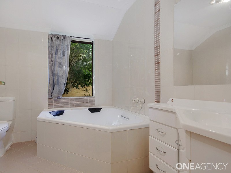 5 Leeton Close, Halls Head WA 6210