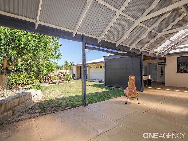 5 Leeton Close, Halls Head WA 6210
