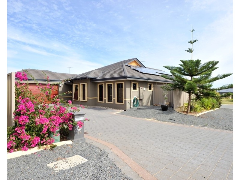 14 Waratah Circle, Halls Head WA 6210