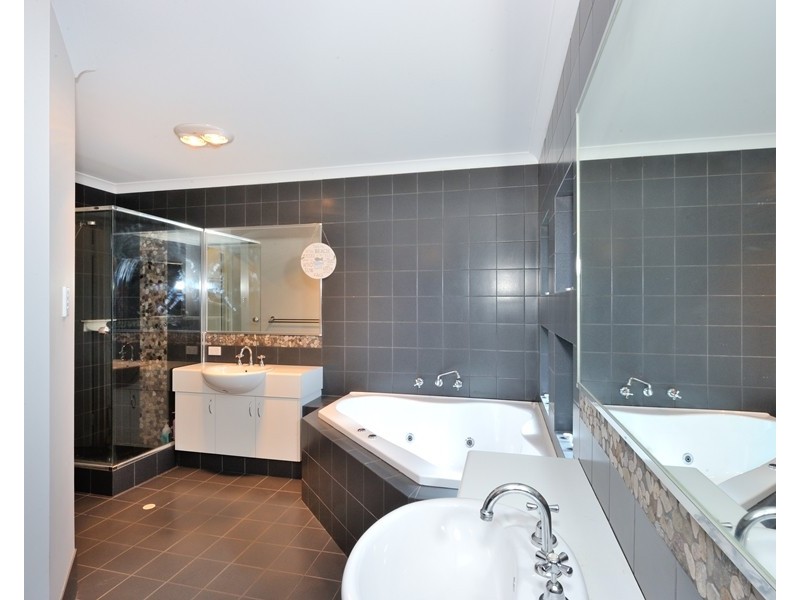 14 Waratah Circle, Halls Head WA 6210