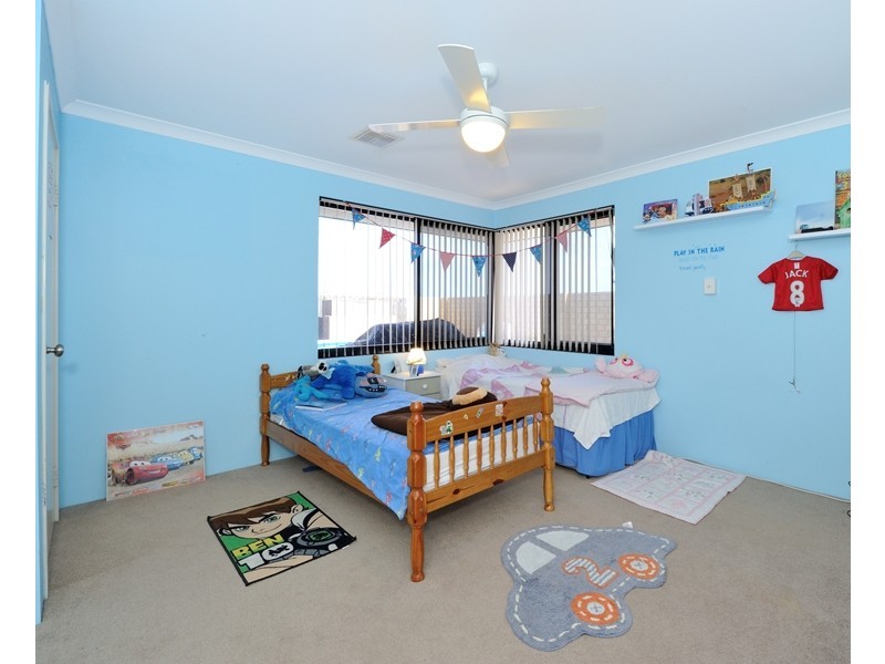 14 Waratah Circle, Halls Head WA 6210