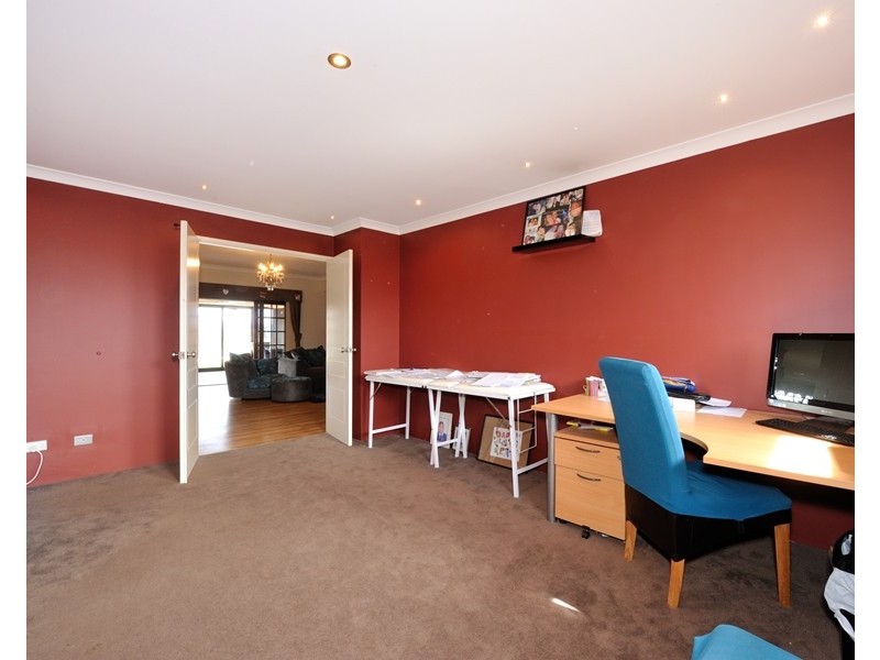 14 Waratah Circle, Halls Head WA 6210