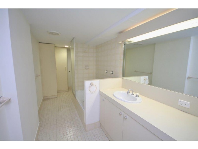 9/6a Valley Road, Halls Head WA 6210