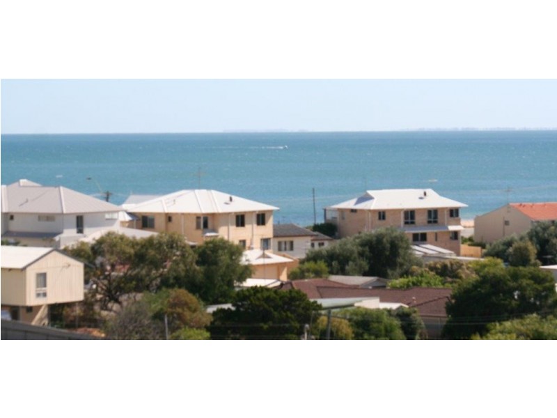 9/6a Valley Road, Halls Head WA 6210