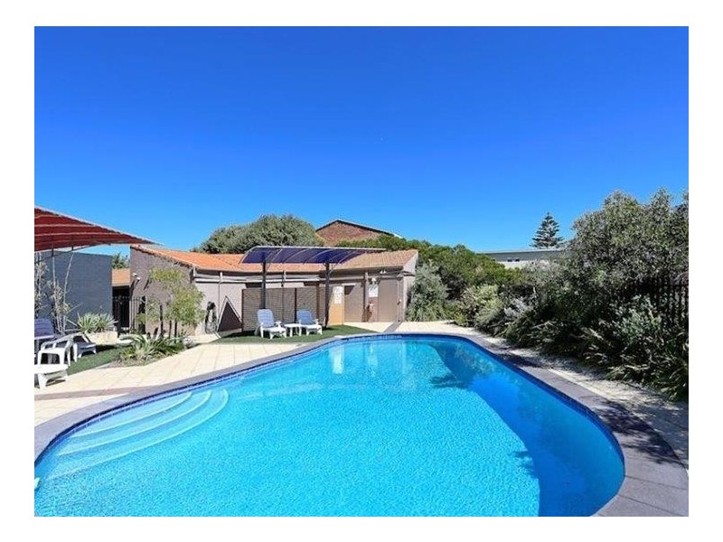 9/6a Valley Road, Halls Head WA 6210