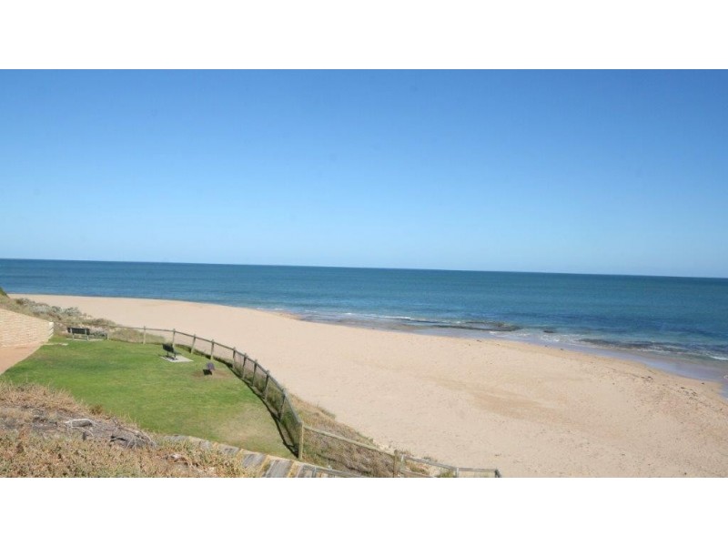 9/6a Valley Road, Halls Head WA 6210