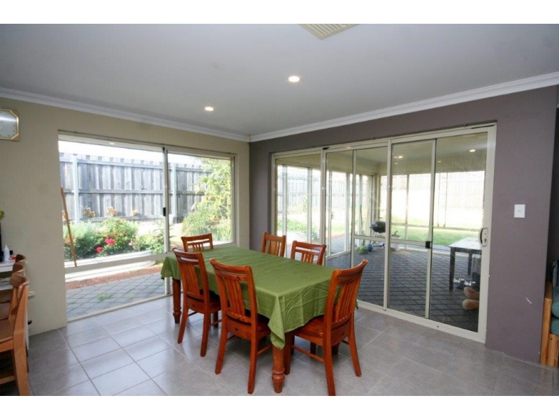 52 Buttercup Parkway, Halls Head WA 6210