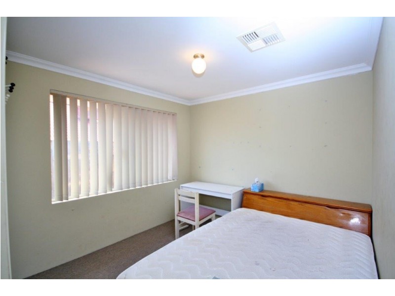 52 Buttercup Parkway, Halls Head WA 6210