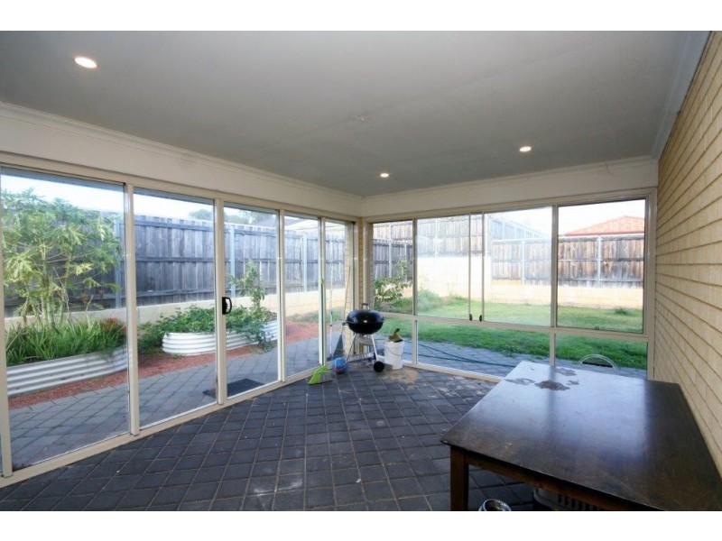 52 Buttercup Parkway, Halls Head WA 6210