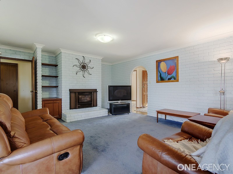 6 Maitland Close, Halls Head WA 6210