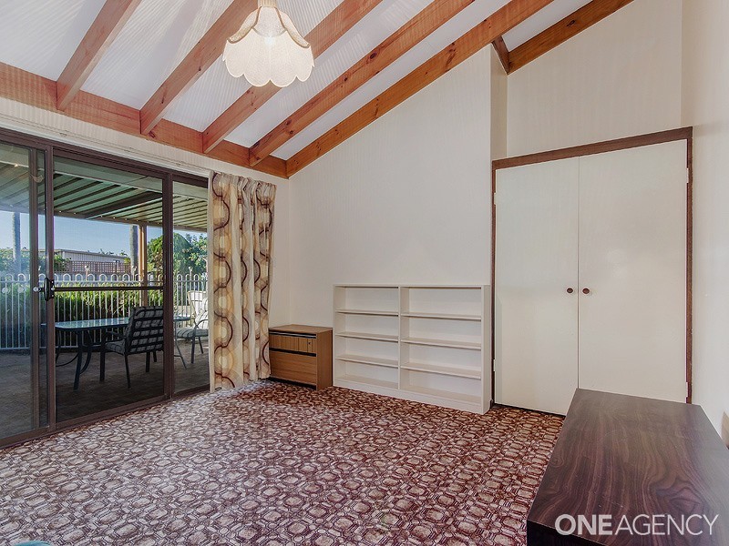 6 Maitland Close, Halls Head WA 6210