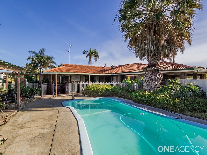 6 Maitland Close, Halls Head WA 6210