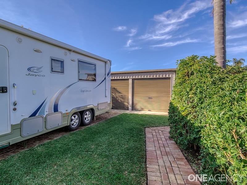 6 Maitland Close, Halls Head WA 6210