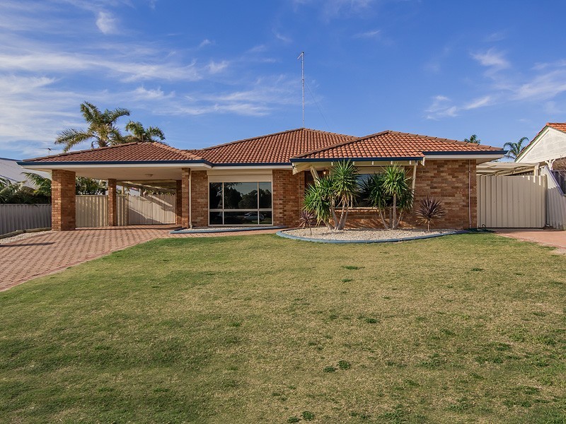 36 Silvertop Avenue, Halls Head WA 6210