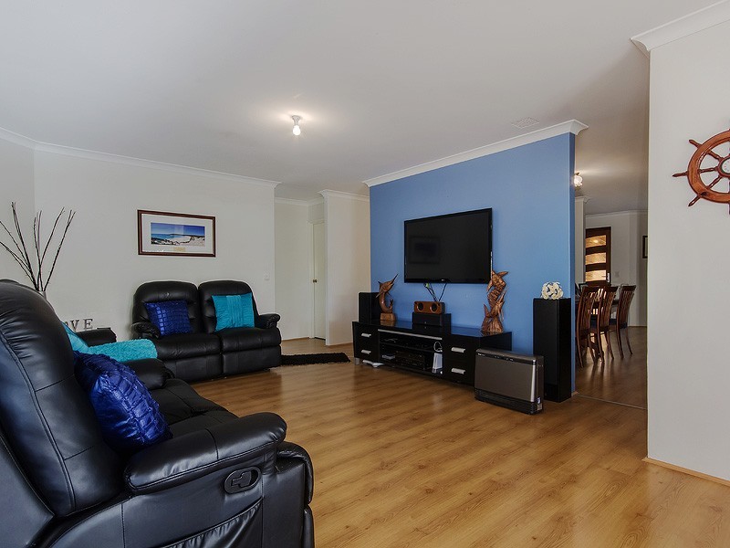 36 Silvertop Avenue, Halls Head WA 6210