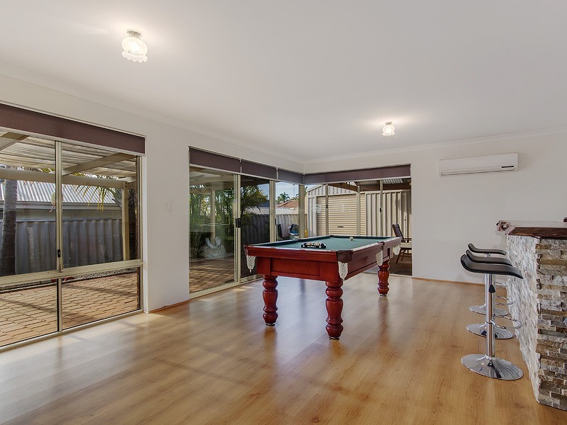 36 Silvertop Avenue, Halls Head WA 6210