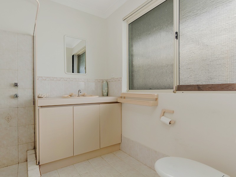 36 Silvertop Avenue, Halls Head WA 6210