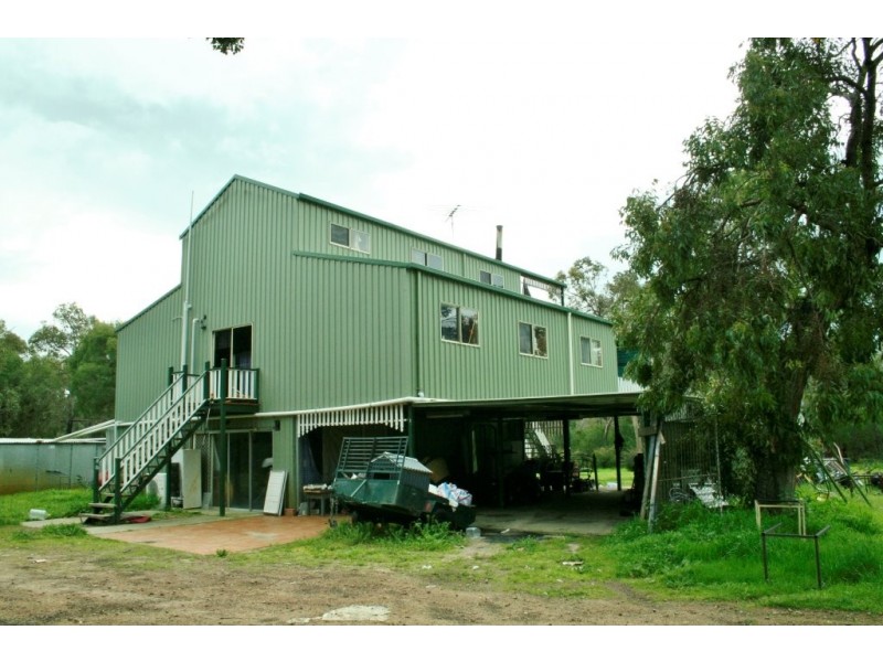 600 Southern Estuary Road, Lake Clifton WA 6215