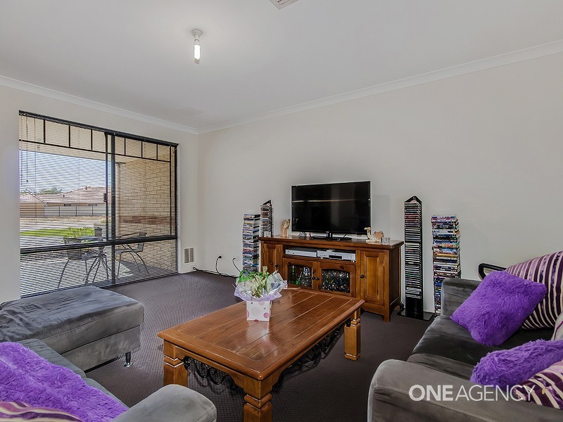 2 Capilano Court, Meadow Springs WA 6210